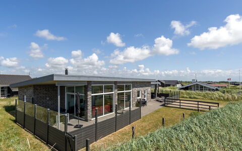 Synthia - 300M from the Sea: Estate, Farm
