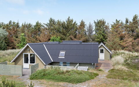 Hinz - from the Sea: House, Roof, Home, Cottage, Shrub, Groundcover, Estate, Farmhouse, Siding, Garden Buildings