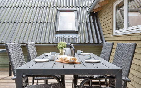 Hinz - from the Sea: House, Roof, Home, Cottage, Shrub, Groundcover, Estate, Farmhouse, Siding, Garden Buildings
