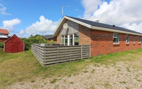 Hawarth - 300M to the Fjord: Cottage, Roof, Home, Slope, Hut, Siding