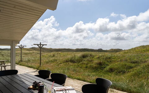 Malgest - 100M from the Sea: Roof, Land Lot, Cottage, Home, Rural Area, Shed, Siding, Garden Buildings, Log Cabin, Hut