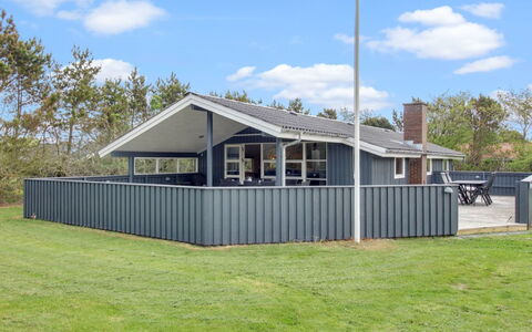 Everd - 500M to the Fjord: Roof, House, Home, Cottage, Siding, Estate, Driveway, Garden Buildings, Yard, Shed