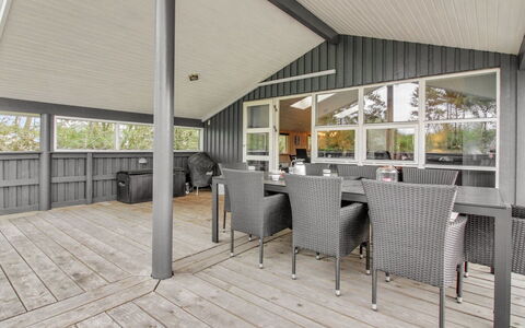 Everd - 500M to the Fjord: Roof, House, Home, Cottage, Siding, Estate, Driveway, Garden Buildings, Yard, Shed