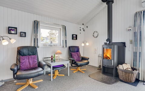 Esir - 800M from the Sea: Cottage, Shed, Hut, Farmhouse, Prairie, Shack, Barn, Log Cabin, Garden Buildings