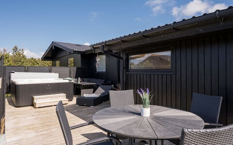 Brunkil - 500M from the Sea: House, Roof, Home, Cottage, Shed, Garden Buildings, Siding, Yard, Log Cabin, Hut