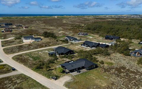 Brunkil - 500M from the Sea: House, Roof, Home, Cottage, Shed, Garden Buildings, Siding, Yard, Log Cabin, Hut