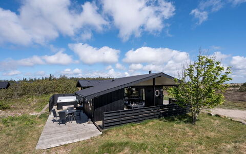 Brunkil - 500M from the Sea: House, Roof, Home, Cottage, Shed, Garden Buildings, Siding, Yard, Log Cabin, Hut
