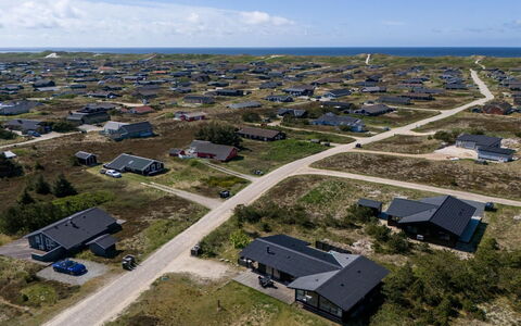 Brunkil - 500M from the Sea: House, Roof, Home, Cottage, Shed, Garden Buildings, Siding, Yard, Log Cabin, Hut