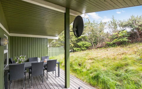 Tjordis - 600M to the Fjord: Grass, House, Roof, Home, Cottage, Shrub, Land Lot, Rural Area, Farmhouse, Groundcover