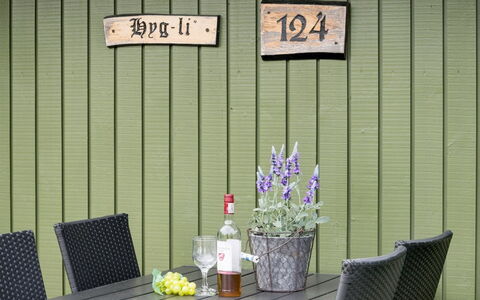 Tjordis - 600M to the Fjord: Grass, House, Roof, Home, Cottage, Shrub, Land Lot, Rural Area, Farmhouse, Groundcover