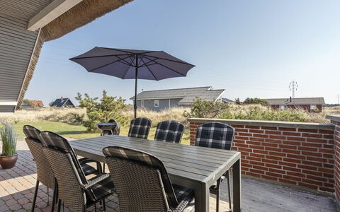 Lavina - 950M from the Sea: House, Roof, Home, Cottage, Shed, Garden Buildings, Siding, Yard, Log Cabin, Hut