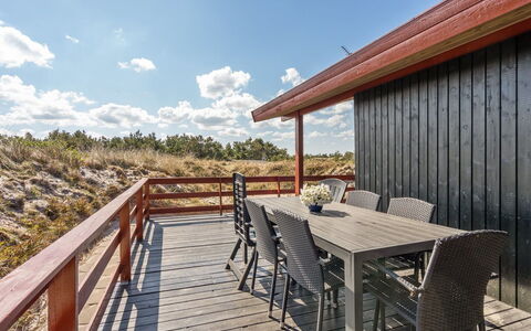 Eljene - 750M from the Sea: House, Roof, Home, Cottage, Shed, Garden Buildings, Siding, Yard, Log Cabin, Hut