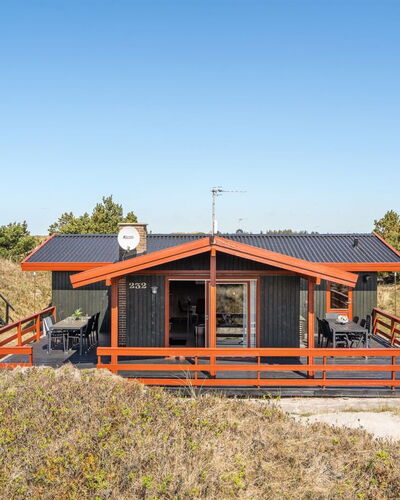 Eljene - 750M from the Sea