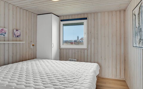Galmand - 300M from the Sea: Wood, Bedroom, Floor, Flooring, Interior Design, Ceiling, Bed, Bed Sheet, Room, Bedding