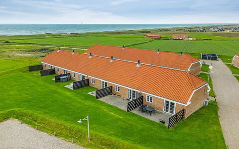 Smeralda - 200M from the Sea: House, Roof, Home, Cottage, Shed, Garden Buildings, Siding, Yard, Log Cabin, Hut