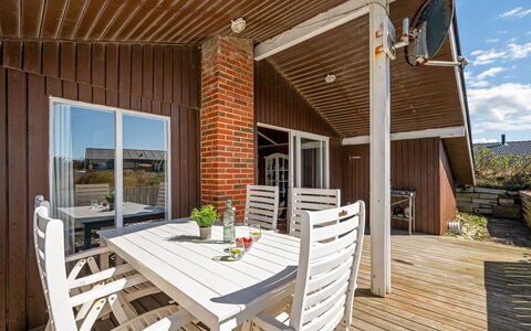 Brigit - 200M from the Sea: Wood, House, Cottage, Home, Roof, Rural Area, Siding, Log Cabin, Garden Buildings, Hardwood