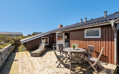 Brigit - 200M from the Sea: Wood, House, Cottage, Home, Roof, Rural Area, Siding, Log Cabin, Garden Buildings, Hardwood