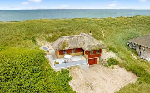 Zora - 100M from the Sea: Wood, House, Cottage, Home, Roof, Rural Area, Siding, Log Cabin, Garden Buildings, Hardwood