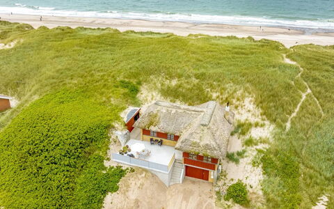 Zora - 100M from the Sea: Wood, House, Cottage, Home, Roof, Rural Area, Siding, Log Cabin, Garden Buildings, Hardwood
