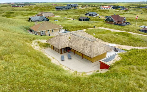 Zora - 100M from the Sea: Wood, House, Cottage, Home, Roof, Rural Area, Siding, Log Cabin, Garden Buildings, Hardwood