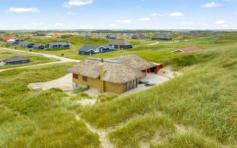 Zora - 100M from the Sea: Wood, House, Cottage, Home, Roof, Rural Area, Siding, Log Cabin, Garden Buildings, Hardwood