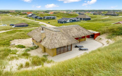 Zora - 100M from the Sea: Wood, House, Cottage, Home, Roof, Rural Area, Siding, Log Cabin, Garden Buildings, Hardwood