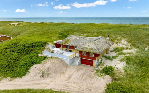 Zora - 100M from the Sea: Wood, House, Cottage, Home, Roof, Rural Area, Siding, Log Cabin, Garden Buildings, Hardwood
