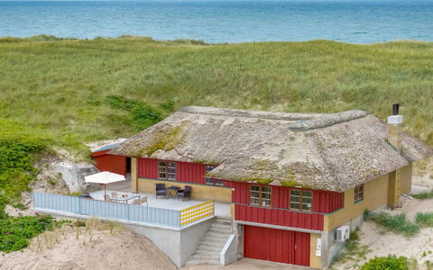 Zora - 100M from the Sea: Wood, House, Cottage, Home, Roof, Rural Area, Siding, Log Cabin, Garden Buildings, Hardwood