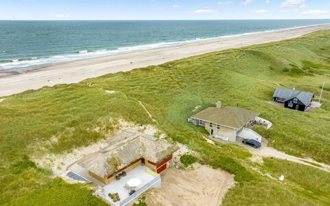 Zora - 100M from the Sea: Wood, House, Cottage, Home, Roof, Rural Area, Siding, Log Cabin, Garden Buildings, Hardwood
