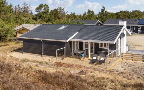 Ibo - 900M from the Sea: Cottage, Shed, Hut, Farmhouse, Prairie, Shack, Barn, Log Cabin, Garden Buildings