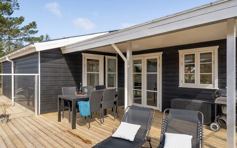 Ibo - 900M from the Sea: Cottage, Shed, Hut, Farmhouse, Prairie, Shack, Barn, Log Cabin, Garden Buildings