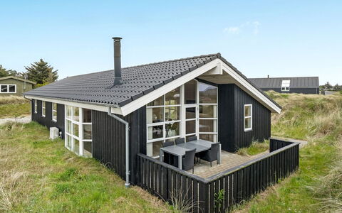 Frido - 400M from the Sea: Cottage, Shed, Hut, Farmhouse, Prairie, Shack, Barn, Log Cabin, Garden Buildings