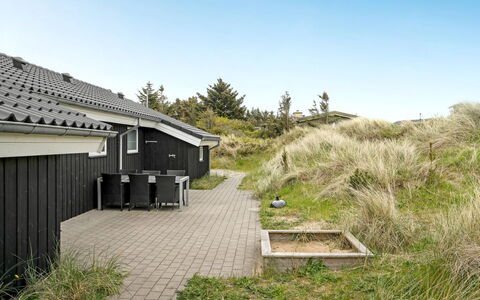 Frido - 400M from the Sea: Cottage, Shed, Hut, Farmhouse, Prairie, Shack, Barn, Log Cabin, Garden Buildings