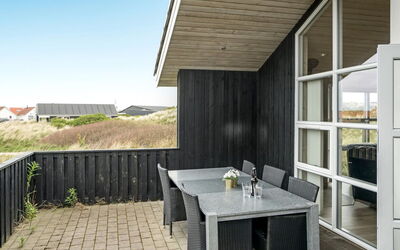 Frido - 400M from the Sea
