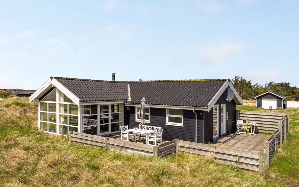 Dreng - 800M from the Sea