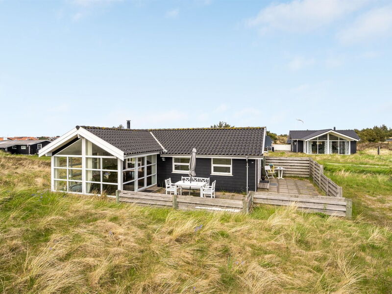 Dreng - 800M from the Sea