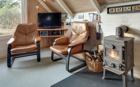 Algonda - 500M from the Sea: Roof, House, Home, Cottage, Siding, Estate, Driveway, Garden Buildings, Yard, Shed