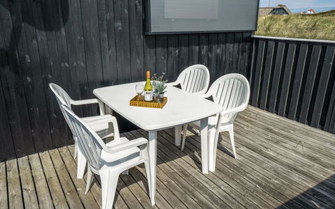 Emppu - 400M from the Sea: Cottage, Shed, Hut, Farmhouse, Prairie, Shack, Barn, Log Cabin, Garden Buildings