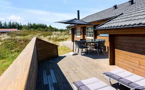 Eggerich - 900M from the Sea: Shrub, Urban Design, Groundcover, Brick, Apartment, Estate, Brickwork, Balcony, Landscaping