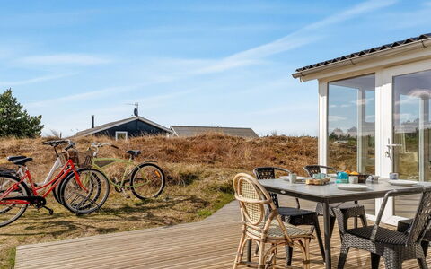 Avelin - 800M from the Sea: Cottage, Shed, Hut, Farmhouse, Prairie, Shack, Barn, Log Cabin, Garden Buildings