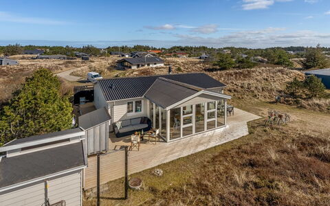 Avelin - 800M from the Sea: Cottage, Shed, Hut, Farmhouse, Prairie, Shack, Barn, Log Cabin, Garden Buildings