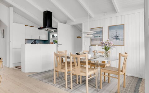 Laurentius - 300M from the Sea: Flooring, Wood, Floor, Interior Design, Furniture, Wood Flooring, Ceiling, Kitchen & Dining Room Table, Dining Room, Chair