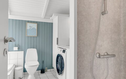 Laurentius - 300M from the Sea: Plumbing Fixture, Flooring, Bathroom, Floor, Toilet, Interior Design, Plumbing, Toilet Seat, Sink, Tap