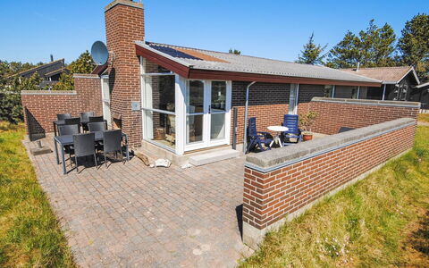 Jerrik - 900M from the Sea: Cottage, Shed, Hut, Farmhouse, Prairie, Shack, Barn, Log Cabin, Garden Buildings