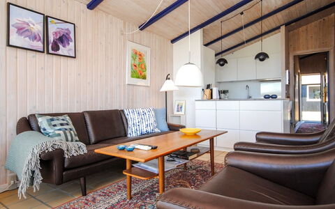 Jerrik - 900M from the Sea: Cottage, Shed, Hut, Farmhouse, Prairie, Shack, Barn, Log Cabin, Garden Buildings