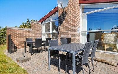 Jerrik - 900M from the Sea