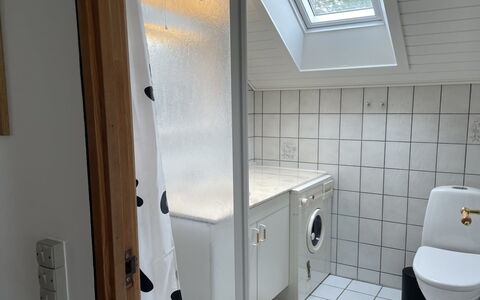 Felicia - 800M from the Sea: Flooring, Plumbing Fixture, Floor, Interior Design, Bathroom, Plumbing, Room, Tap, Washing Machine, Tile