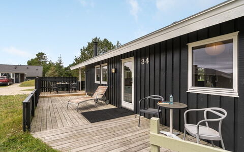 Mads - 950M from the Sea: Cottage, Shed, Hut, Farmhouse, Prairie, Shack, Barn, Log Cabin, Garden Buildings