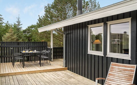 Mads - 950M from the Sea: Cottage, Shed, Hut, Farmhouse, Prairie, Shack, Barn, Log Cabin, Garden Buildings