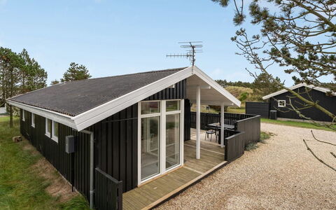 Mads - 950M from the Sea: Cottage, Shed, Hut, Farmhouse, Prairie, Shack, Barn, Log Cabin, Garden Buildings